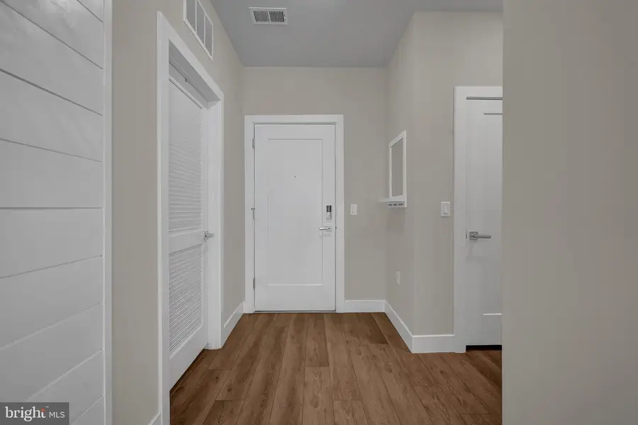 1761 Old Meadow Rd #221, McLean, VA 22102 - #2