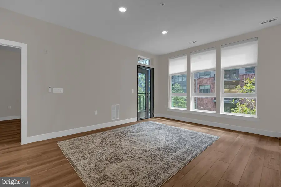 1761 Old Meadow Rd #221, McLean, VA 22102 - #3