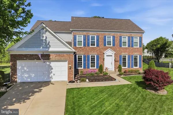 8392 Crosslake Dr, FAIRFAX STATION, VA 22039