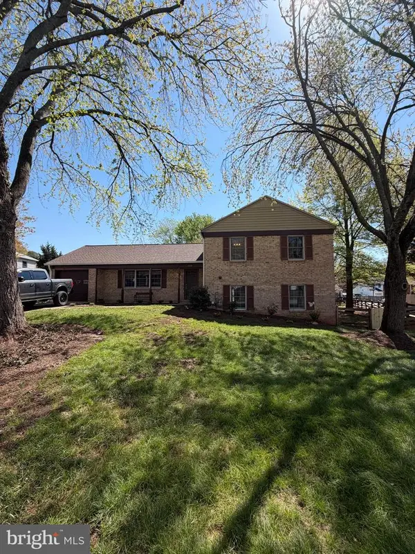 4505 Briarton Dr, CHANTILLY, VA 20151