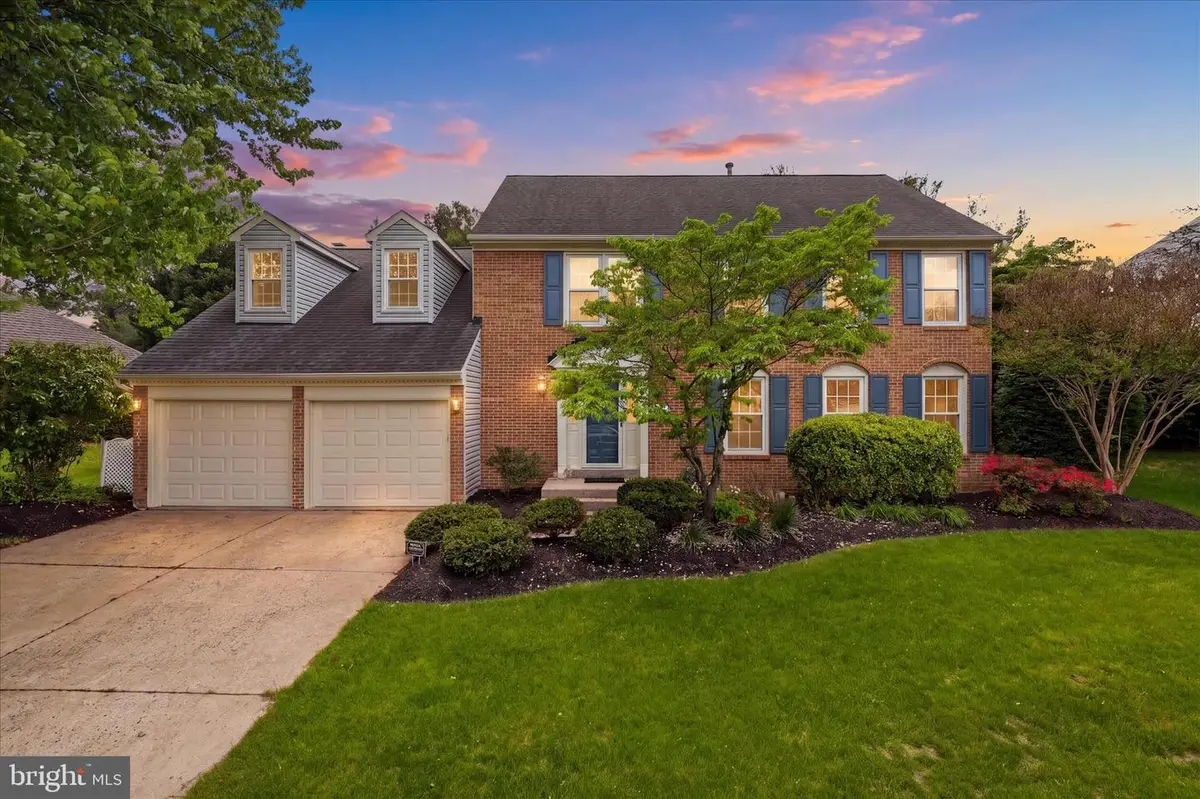 5245 Glen Meadow Rd, Centreville, VA 20120 - #1