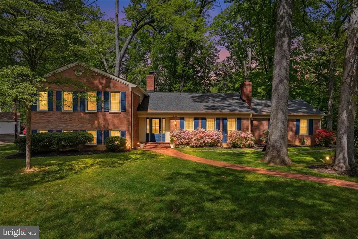 2400 Beekay Ct, Vienna, VA 22181 - #1