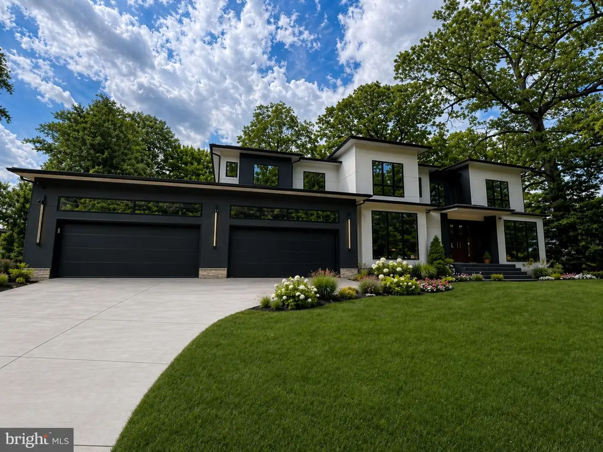 2537 Gallows Rd, Dunn Loring, VA 22027 - #1