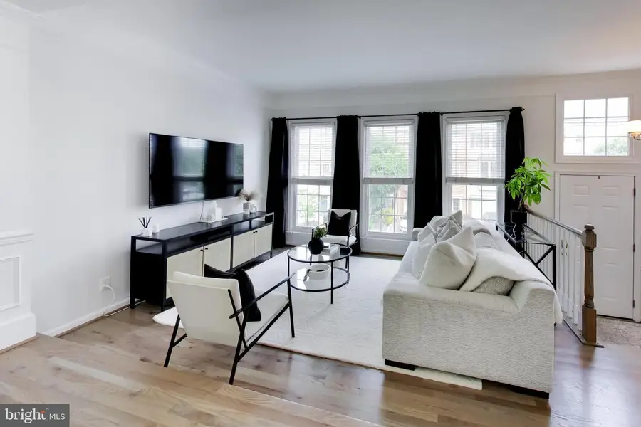 7516 Lamoyne Ct, Alexandria, VA 22315 - #2