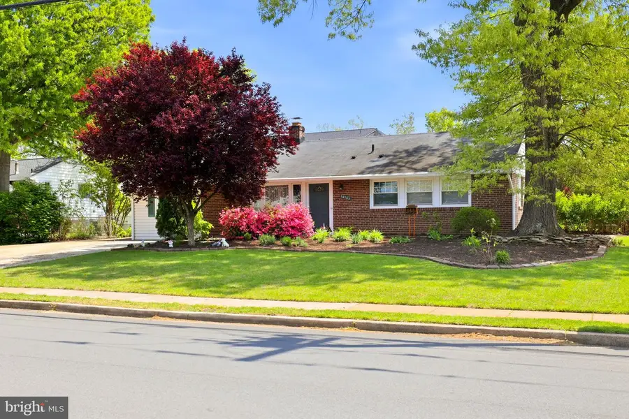 14703 Carlbern Dr, Centreville, VA 20120 - #2