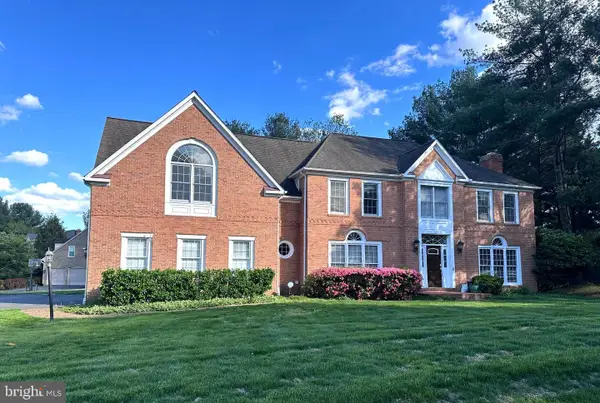 915 Winstead St, GREAT FALLS, VA 22066