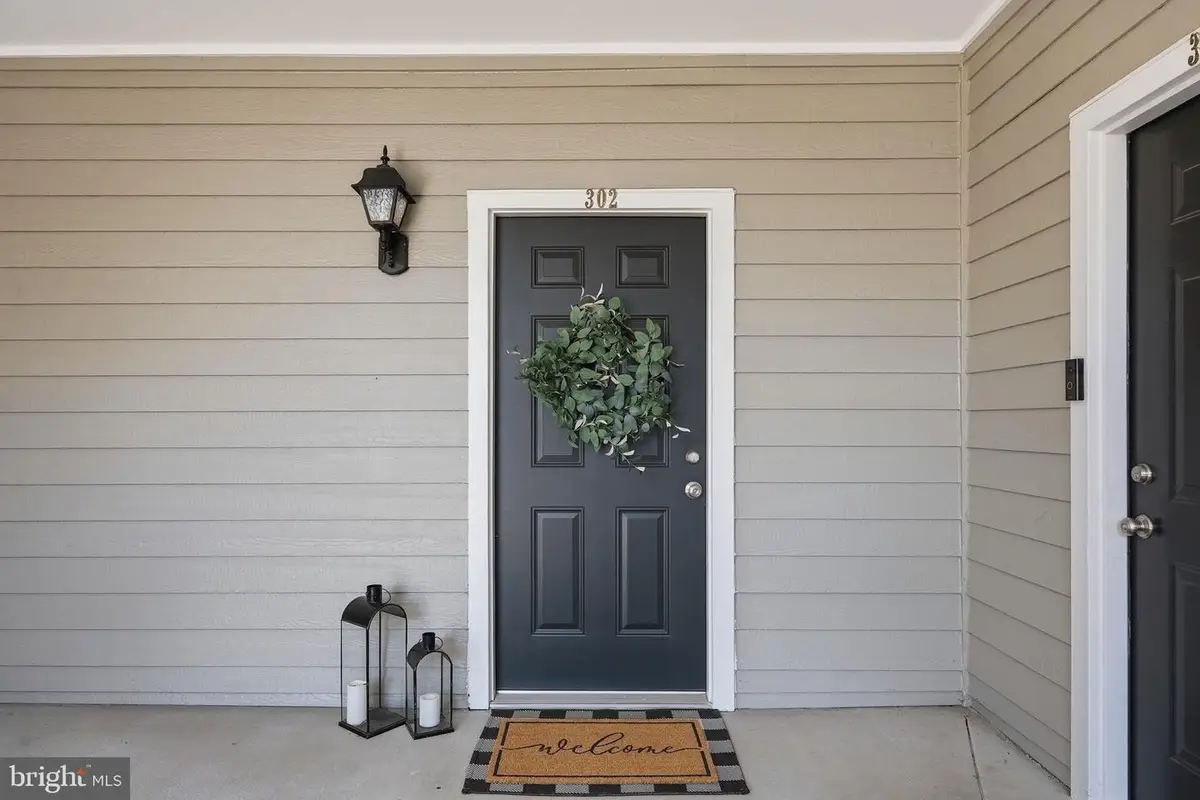 13058 Autumn Woods Way #302, Fairfax, VA 22033 - #1