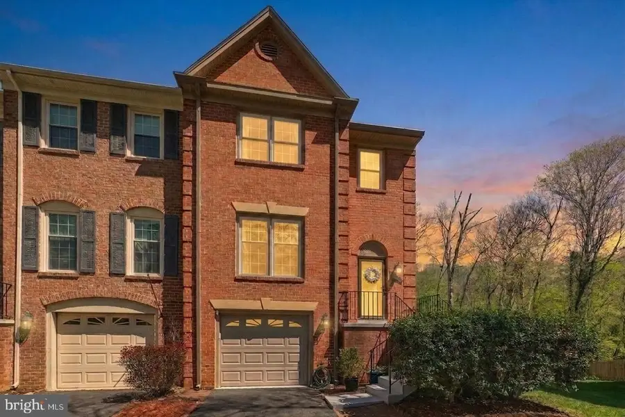 7730 Shootingstar Dr, Springfield, VA 22152 - #3