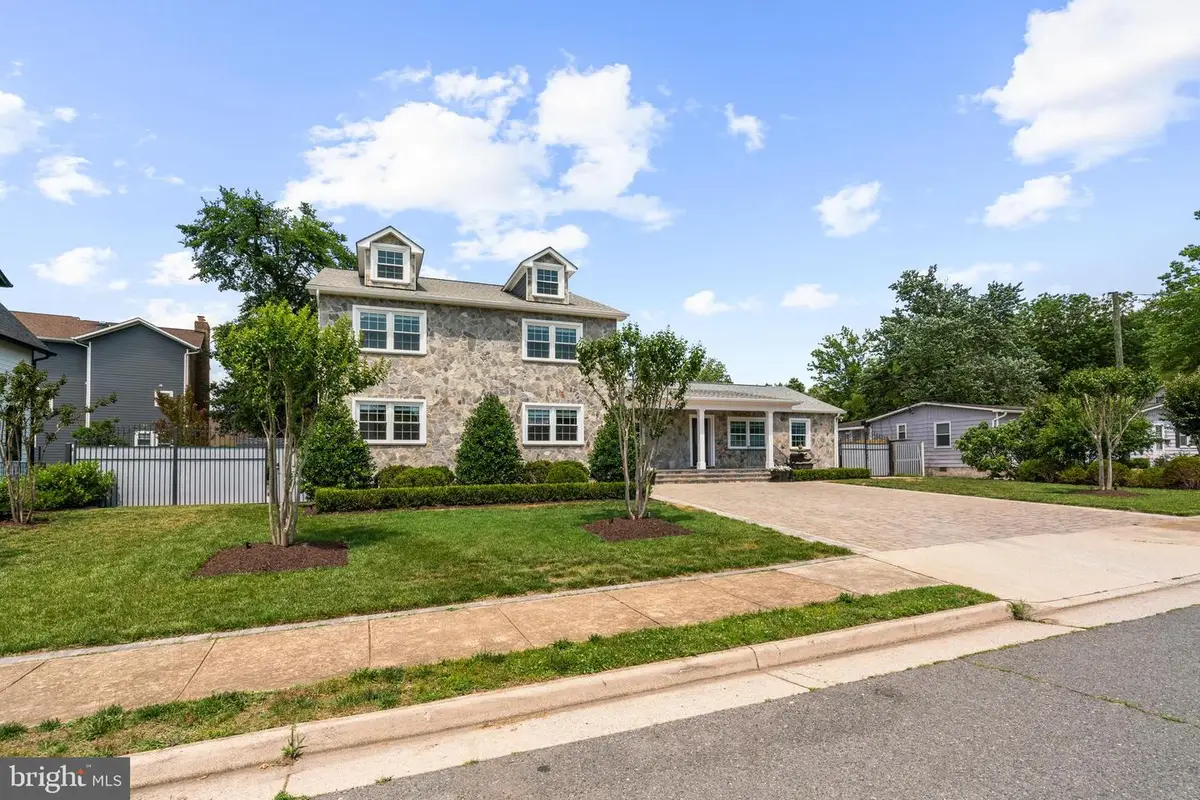 6634 Harriett St, Falls Church, VA 22042 - #1