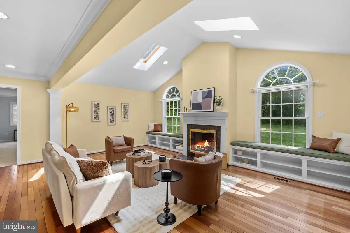 5015 Gadsen Dr, Fairfax, VA 22032 - #1