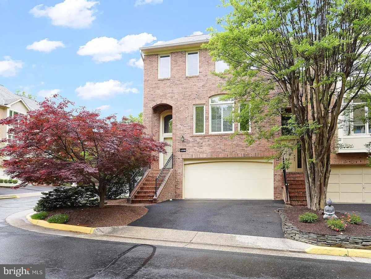 11538 Hemingway Dr, Reston, VA 20194 - #1