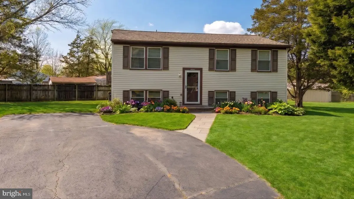 1245 Wilshire Dr, Herndon, VA 20170 - #1