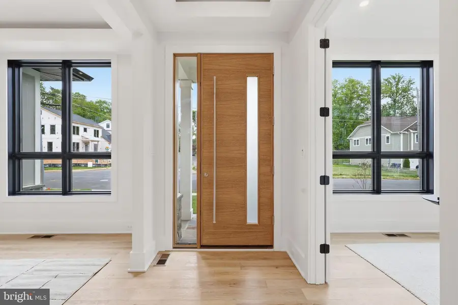 901 Meadow Ln Sw, Vienna, VA 22180 - #3