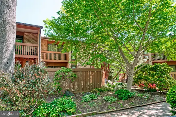 2013 Lakewinds Dr, RESTON, VA 20191