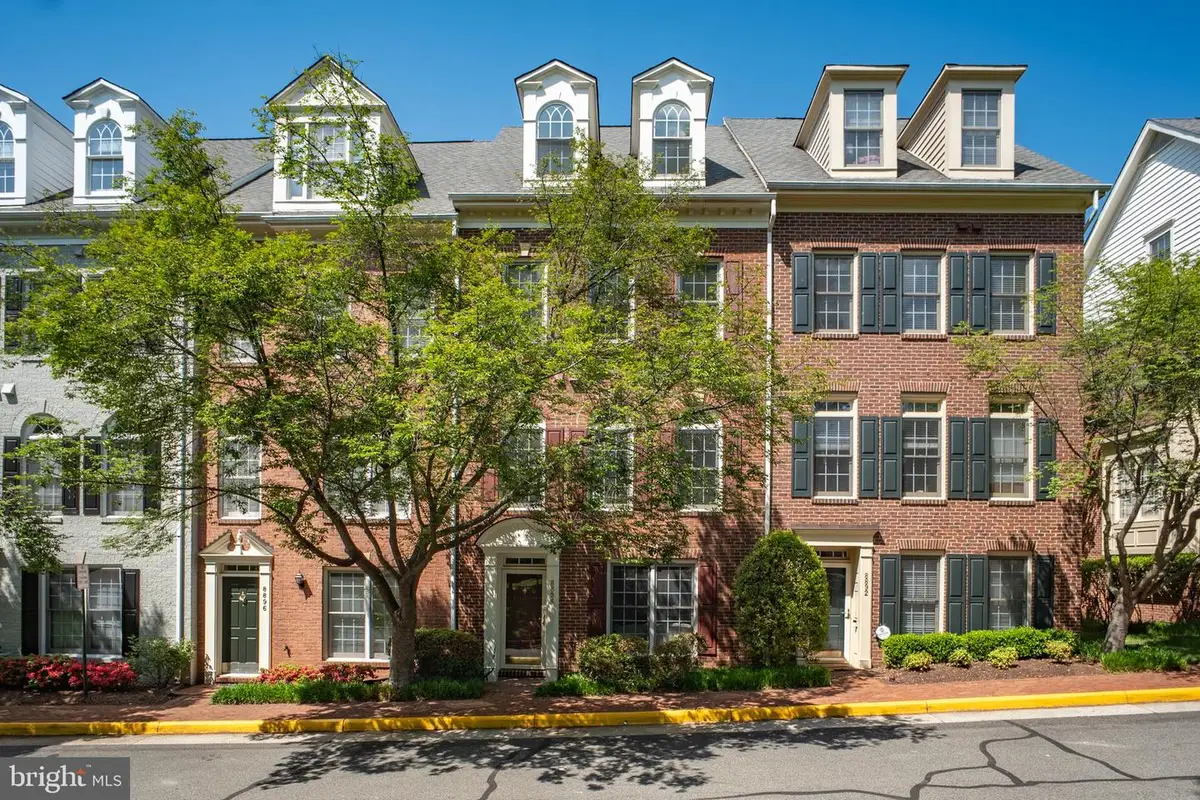 8894 Ashgrove House Ln, Vienna, VA 22182 - #1