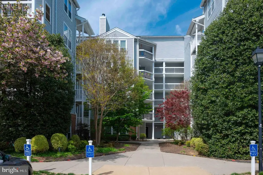 3176 Summit Square Dr #4-d3, Oakton, VA 22124 - #2