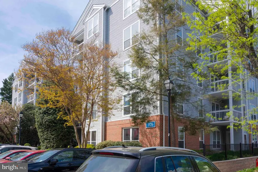 3176 Summit Square Dr #4-d3, Oakton, VA 22124 - #3