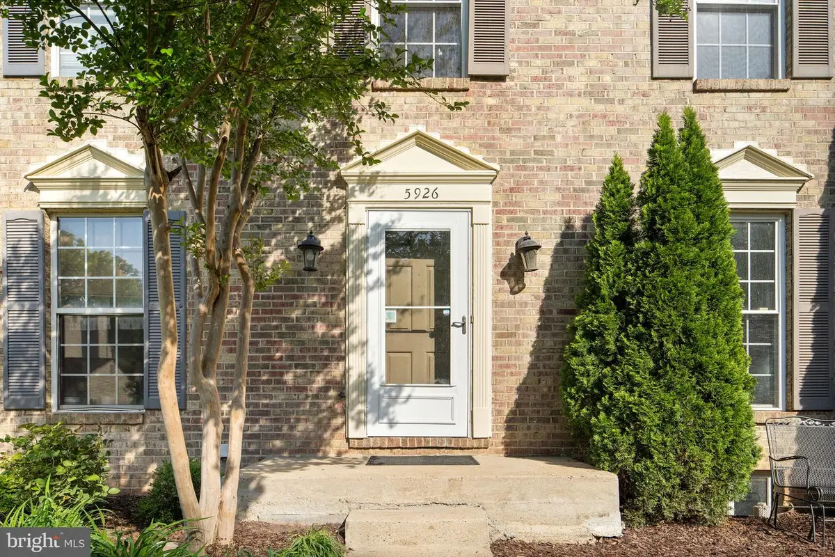 5926 Powells Landing Rd, Burke, VA 22015 - #1