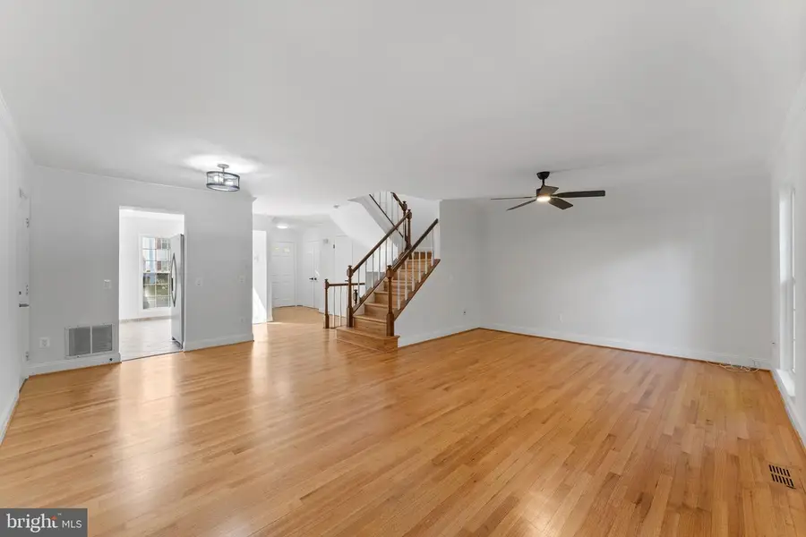 5926 Powells Landing Rd, Burke, VA 22015 - #3