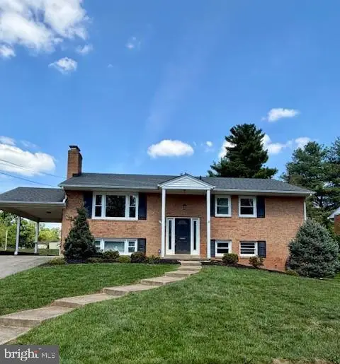 7530 Fairwood Ln, Falls Church, VA 22046 - #1