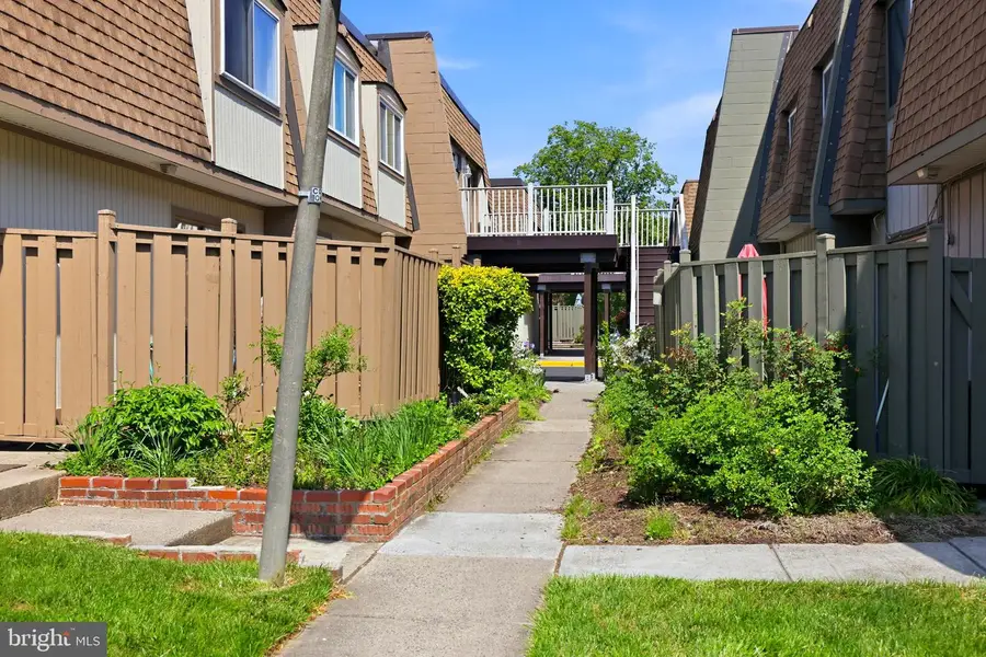 3831 Miramonte Pl #107e, Alexandria, VA 22309 - #2