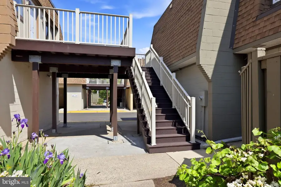 3831 Miramonte Pl #107e, Alexandria, VA 22309 - #3