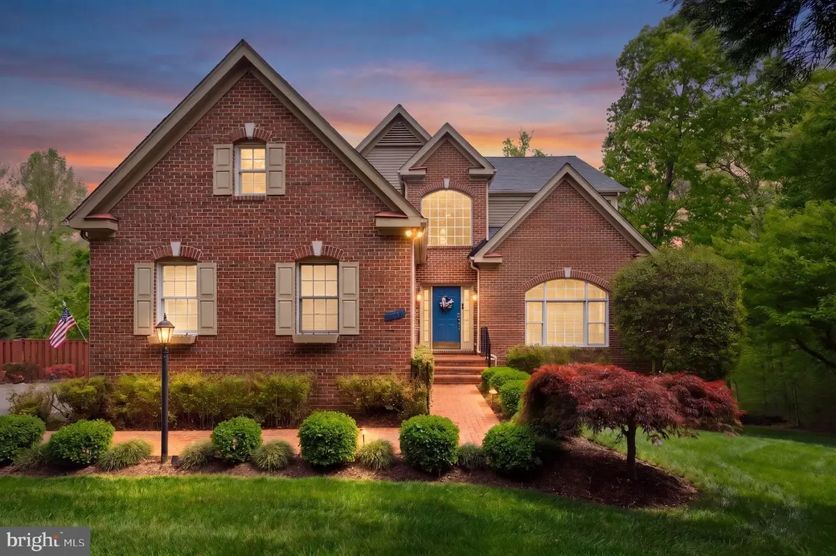 8000 Pohick Rd, Springfield, VA 22153 - #1