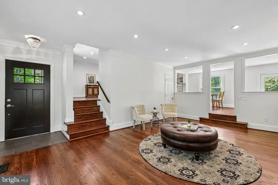 11341 Crescent Dr, Fairfax, VA 22030 - #3