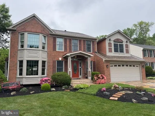 2304 Lakeshire Dr, Alexandria, VA 22308 - #1