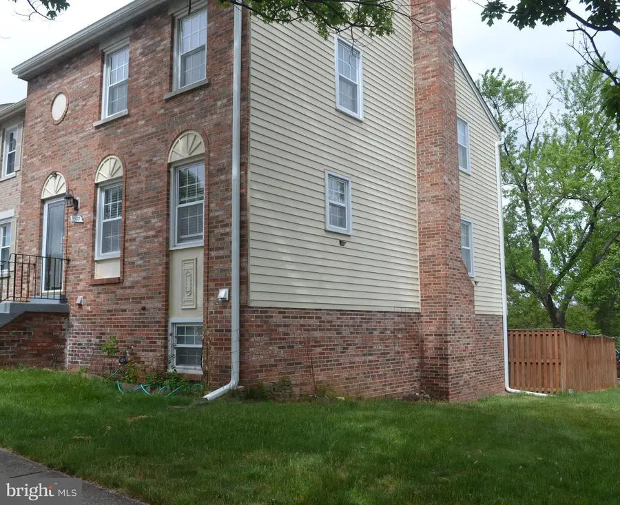 9525 Greencastle Ln, Lorton, VA 22079 - #3