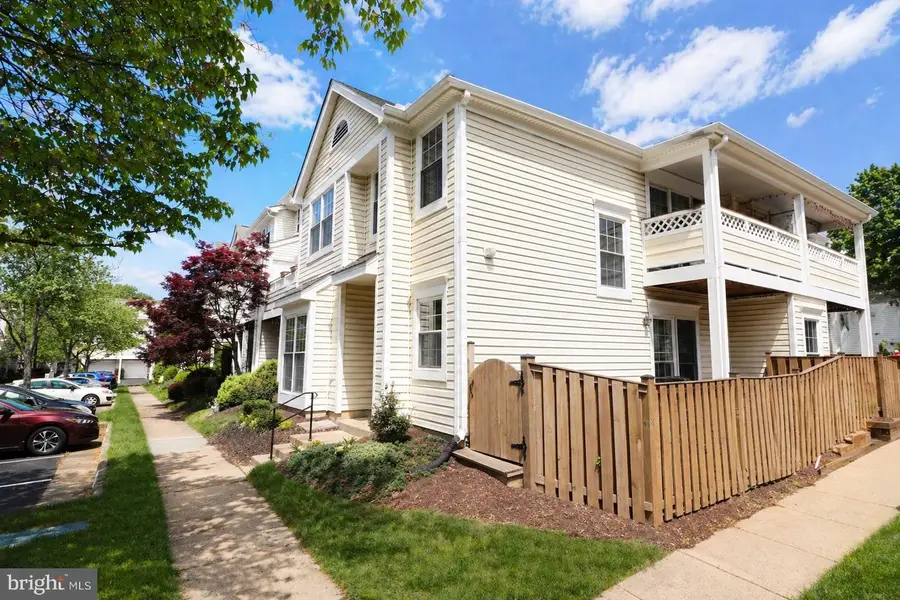 5133 Castle Harbor Way, Centreville, VA 20120 - #2