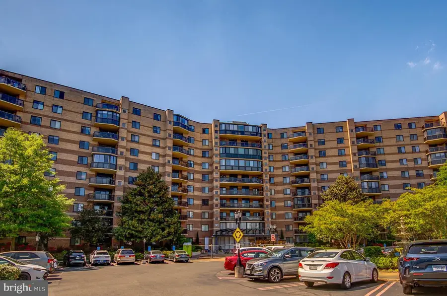 8370 Greensboro Dr #107, McLean, VA 22102 - #2