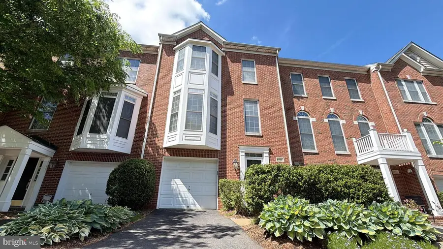 4224 Lower Park Dr, Fairfax, VA 22030 - #2