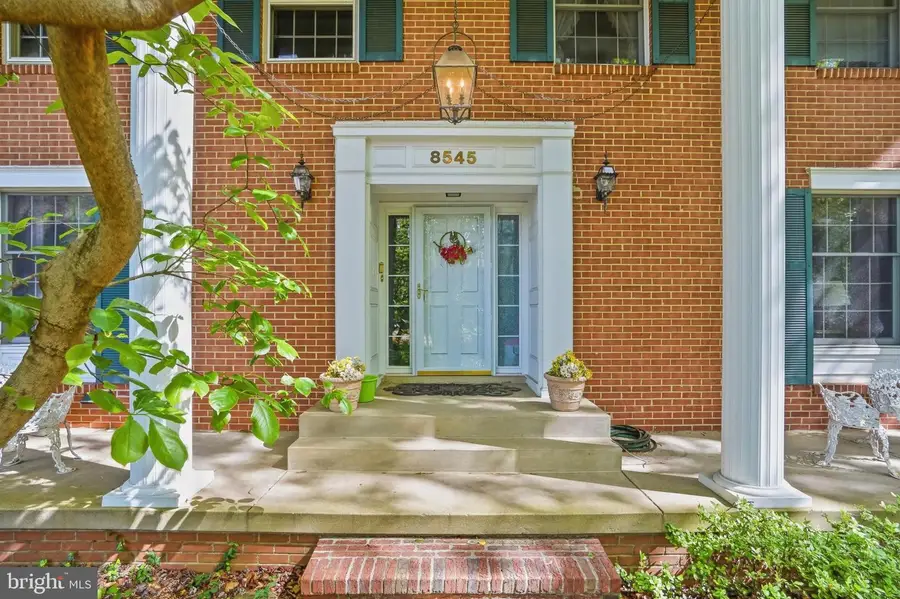 8545 Old Dominion Dr, McLean, VA 22102 - #2