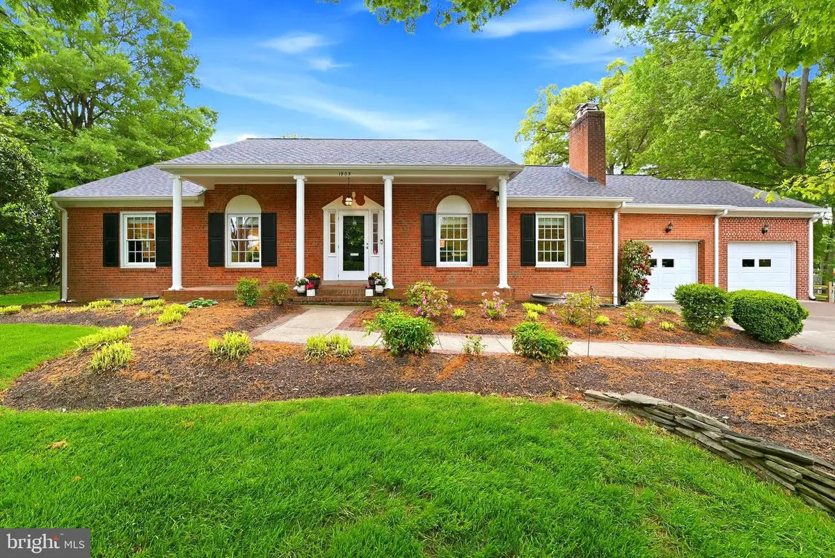 1905 Wakefield St, Alexandria, VA 22308 - #1