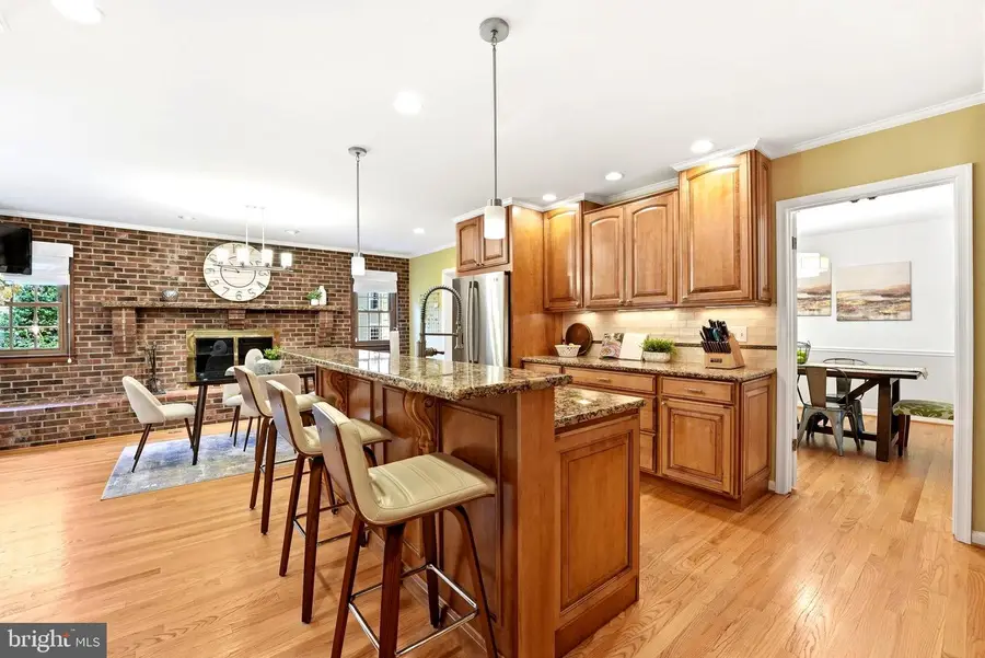 1905 Wakefield St, Alexandria, VA 22308 - #2