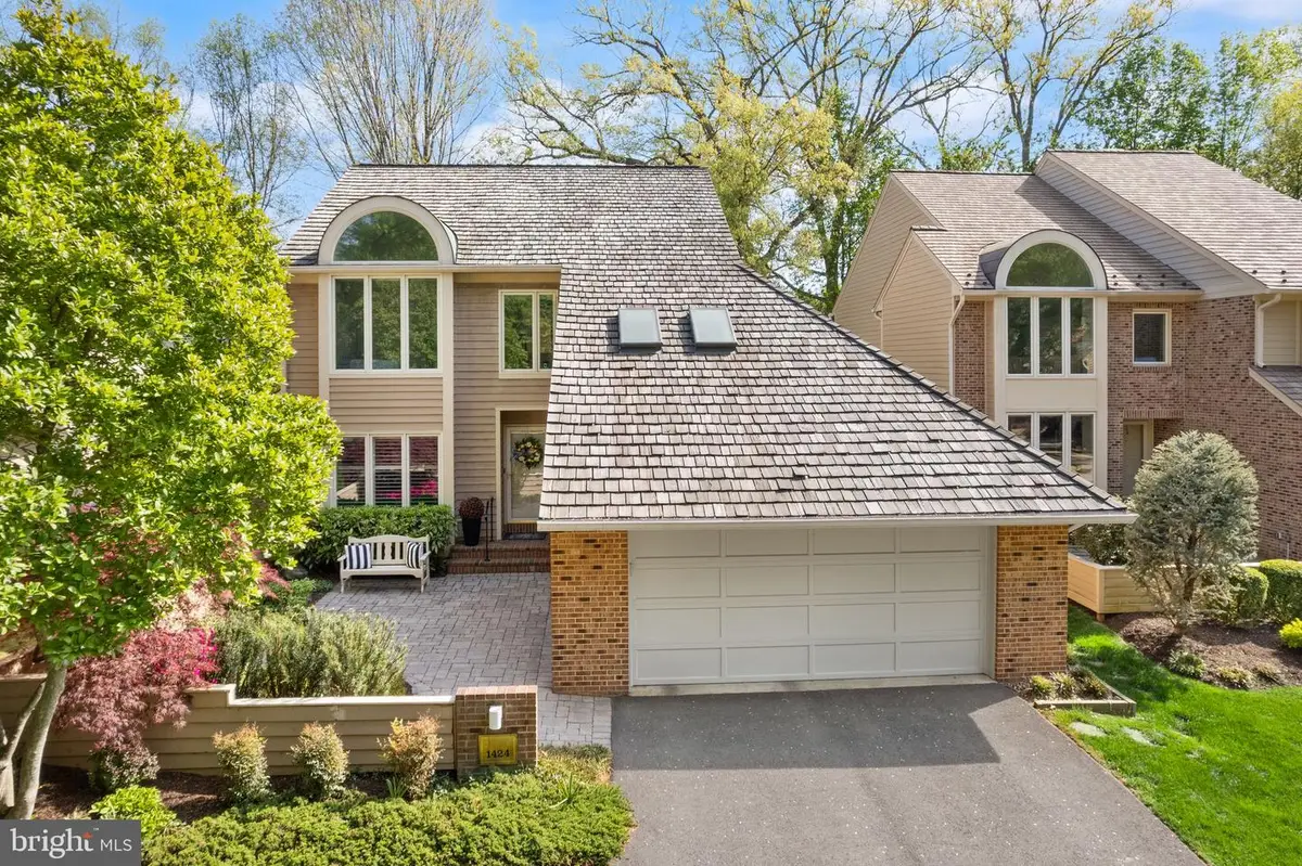1424 Belcastle Ct, Reston, VA 20194 - #1
