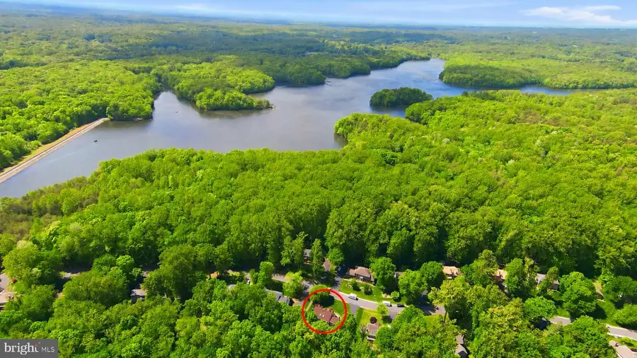 7211 Laketree Dr, Fairfax Station, VA 22039 - #2