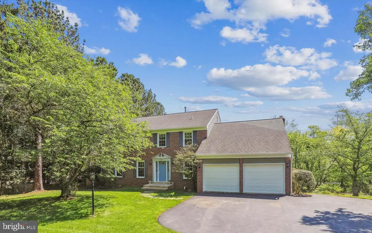 9907 Rosewood Hill Cir, Vienna, VA 22182 - #1