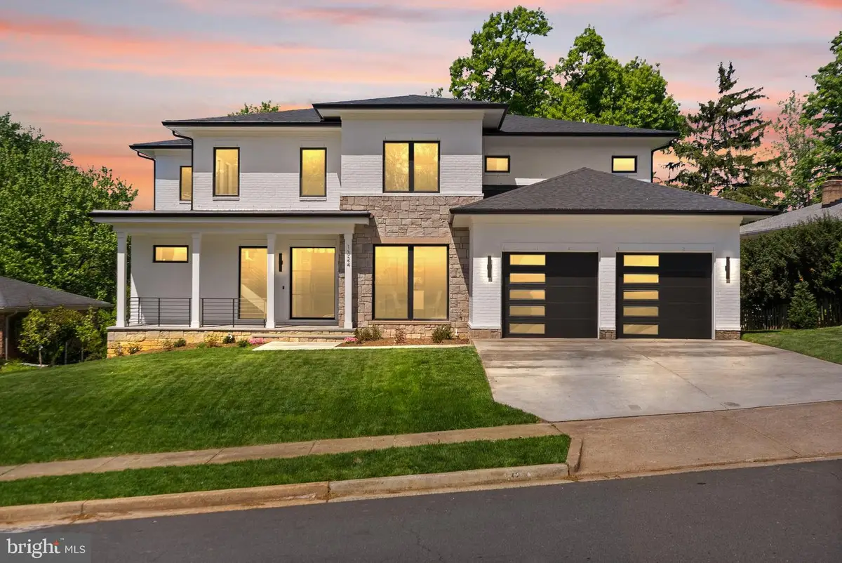 1324 Titania Ln, McLean, VA 22102 - #1