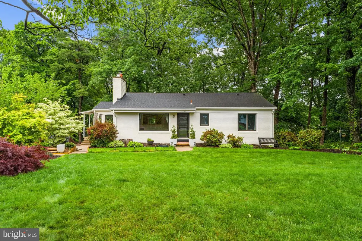 4441 Village Dr, Fairfax, VA 22030 - #1