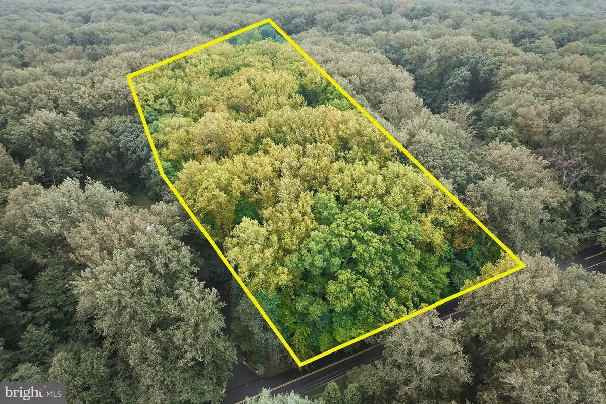 9113 Jeffery Rd, Great Falls, VA 22066 - #1