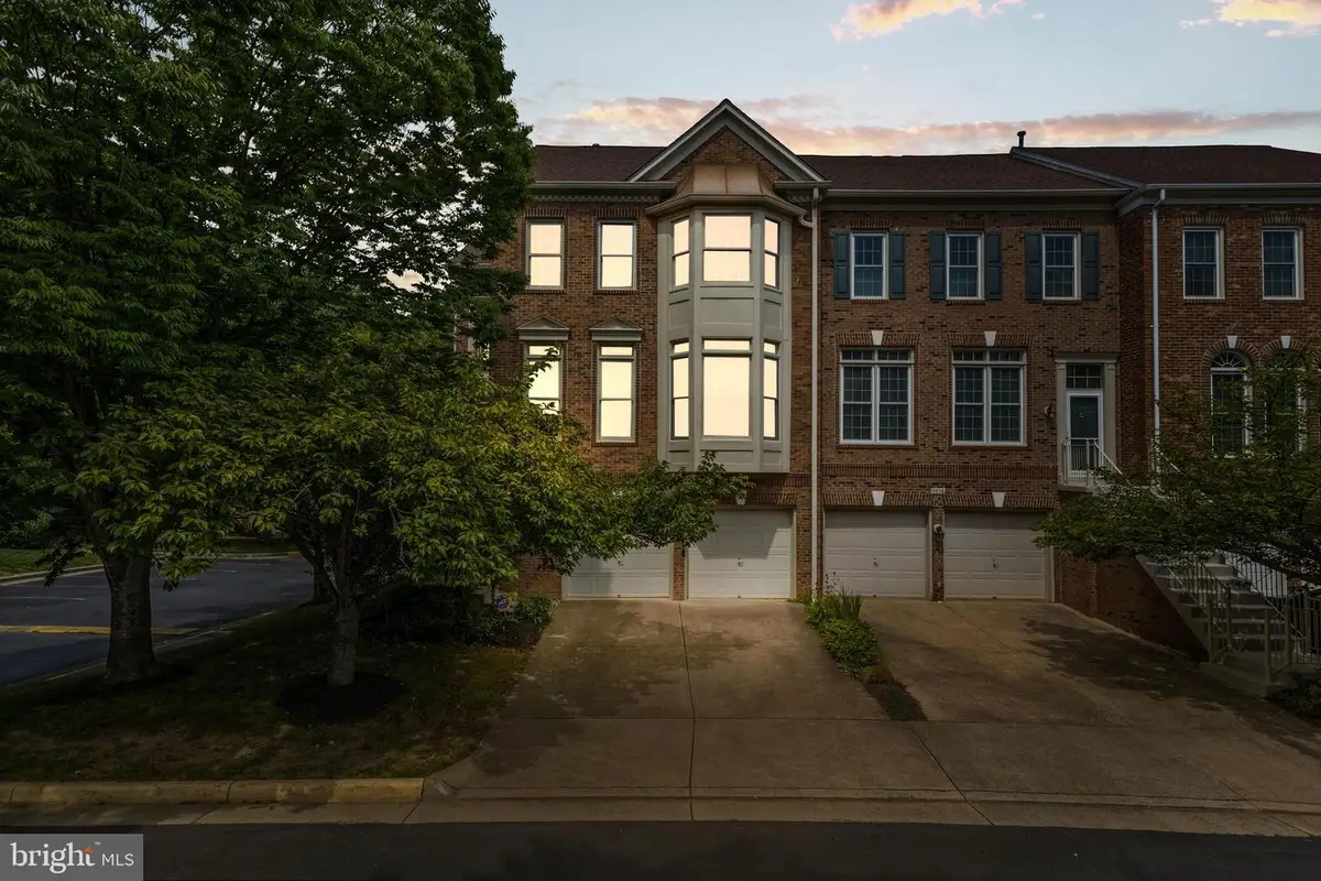 9576 Lagersfield Cir, Vienna, VA 22181 - #1