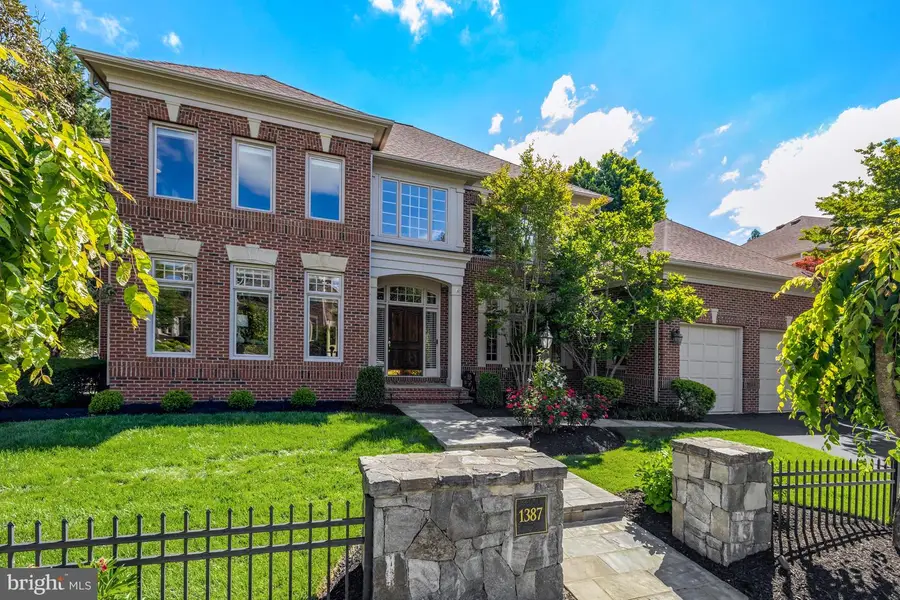 1387 Cameron Heath Dr, Reston, VA 20194 - #3