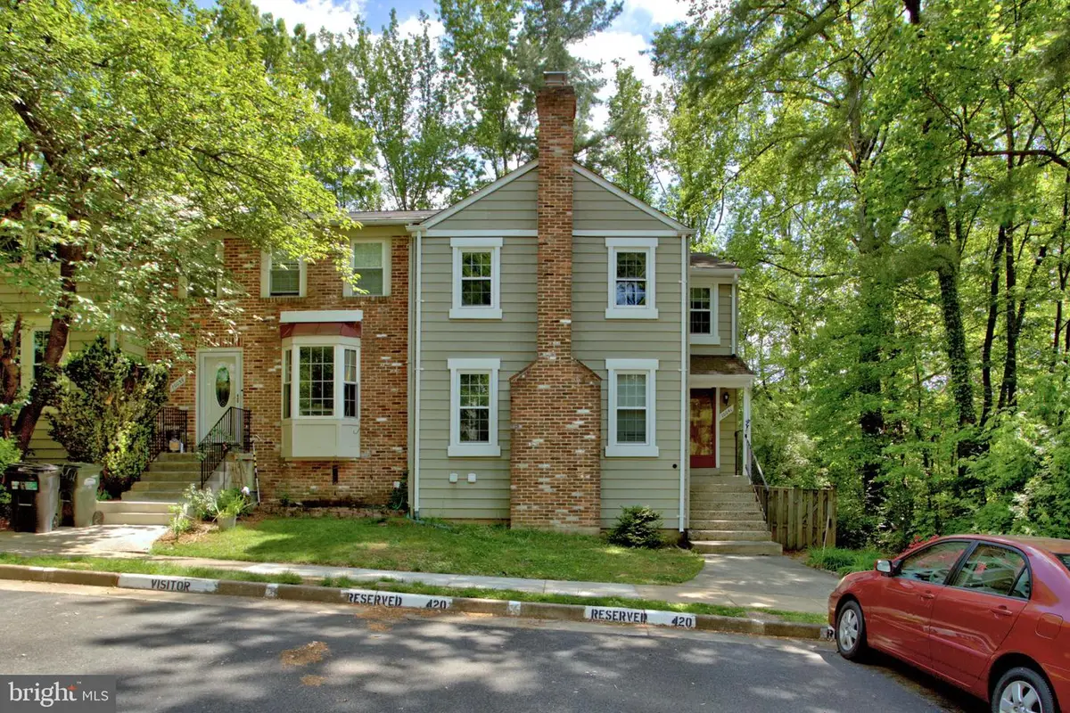 10041 Chestnut Wood Ln, Burke, VA 22015 - #1