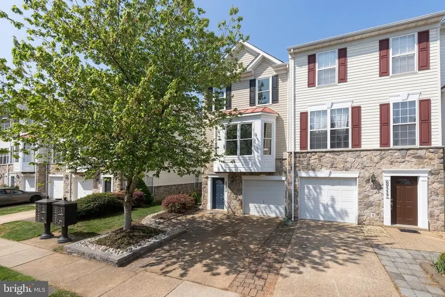 6954 Banchory Ct, Alexandria, VA 22315 - #2
