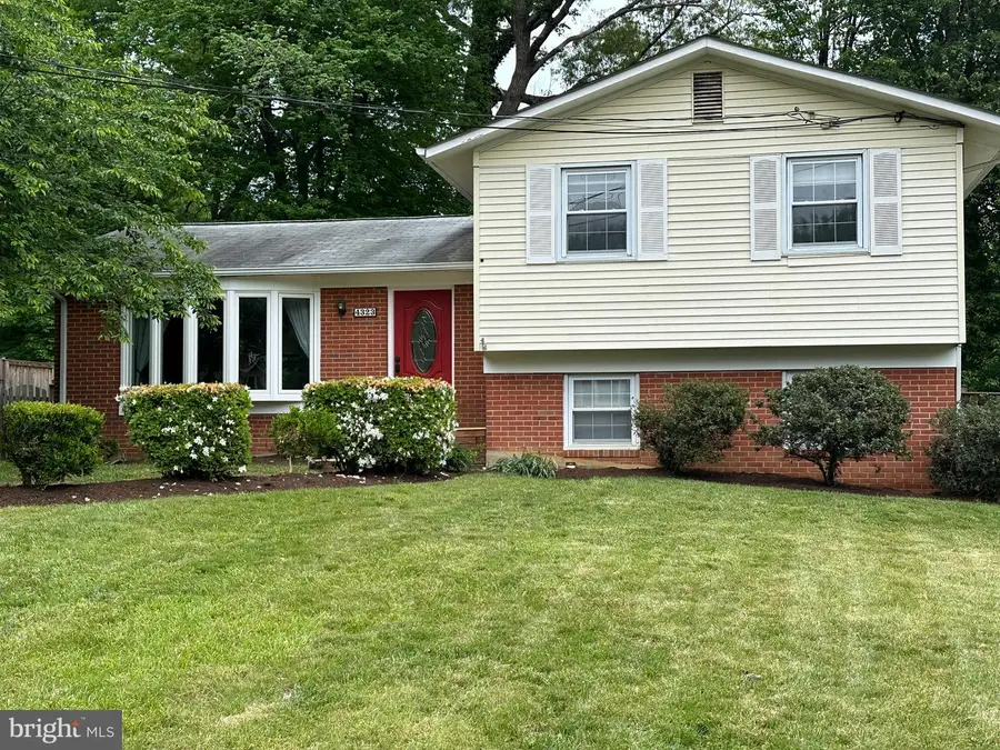 4323 Alta Vista Dr, Fairfax, VA 22030 - #3