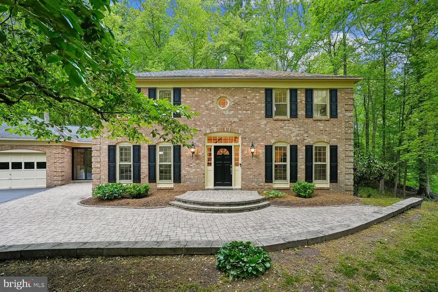 11732 Stuart Mill Rd, Oakton, VA 22124 - #3
