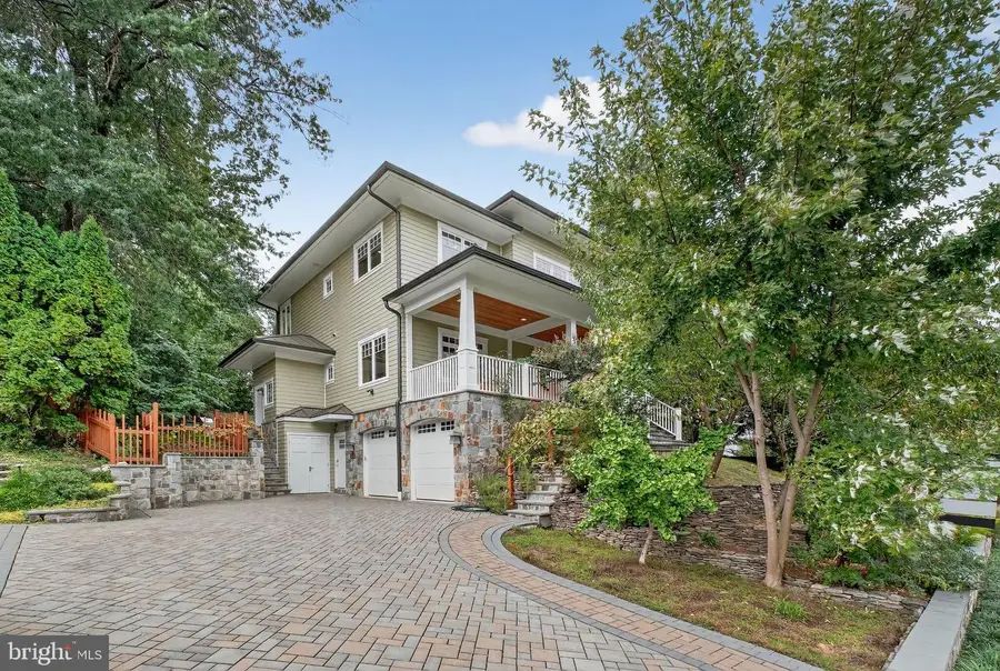 2136 Powhatan St, Falls Church, VA 22043 - #2