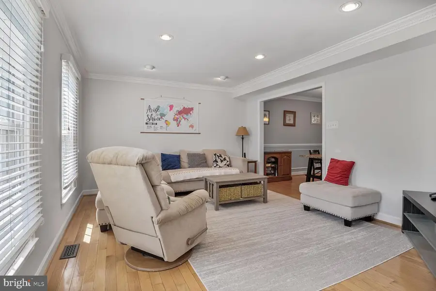 14617 Lock Dr, Centreville, VA 20120 - #3